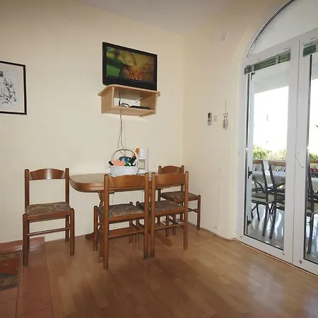 Crnac Mi Apartment *