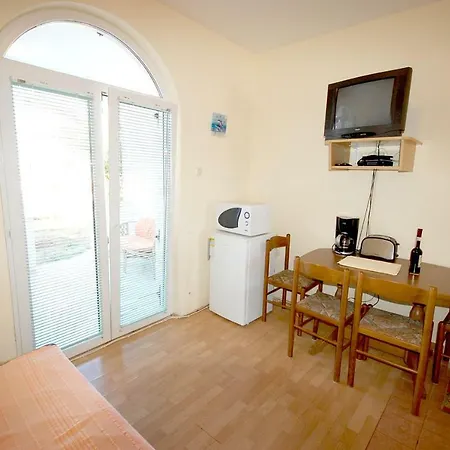 Crnac Mi Apartment *