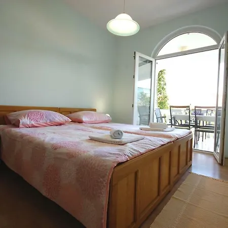 Apartment Crnac Mi Malinska
