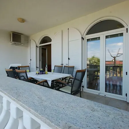 Apartment Crnac Mi *